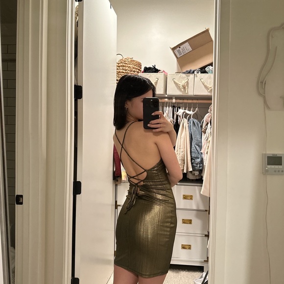 Slinky green emerald mini/midi dress - Picture 2 of 2